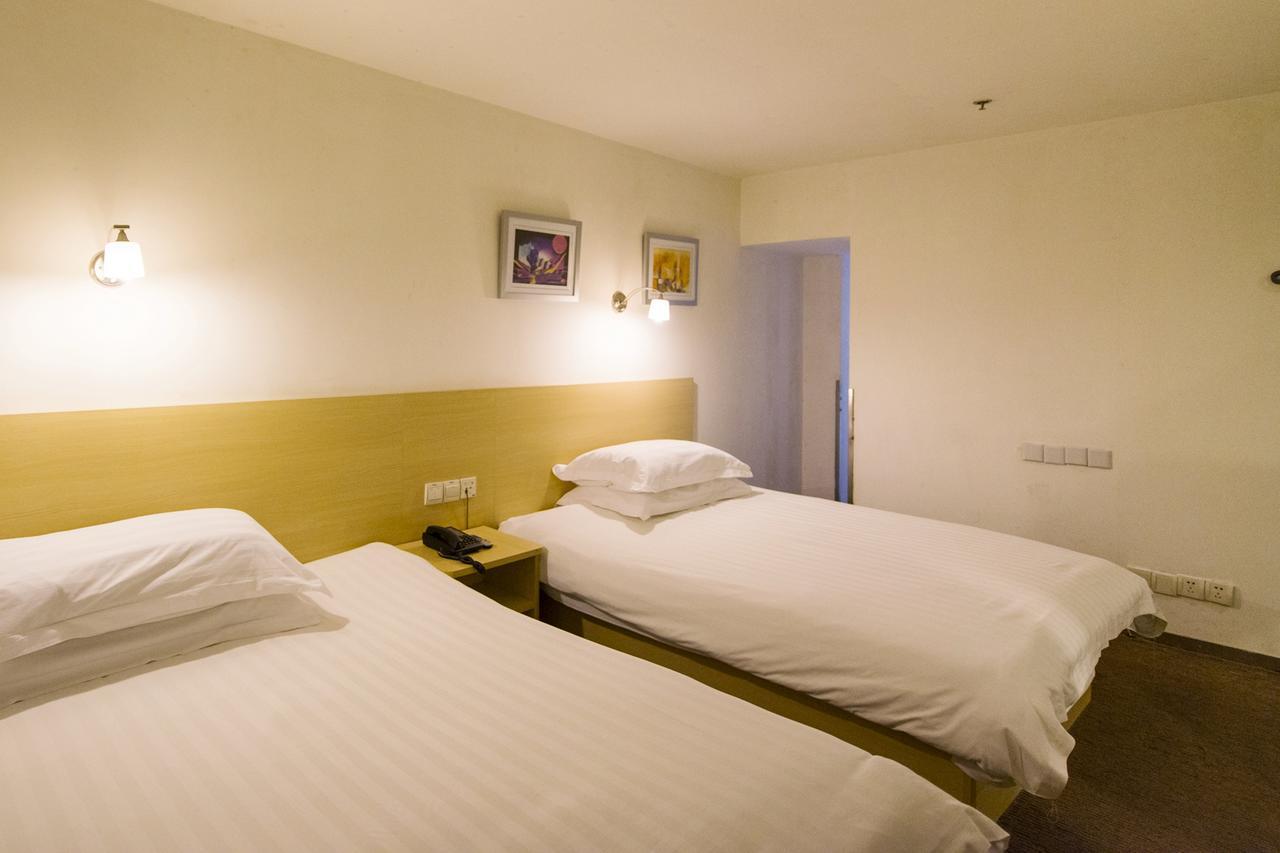Motel Shanghai Sinan Road Εξωτερικό φωτογραφία